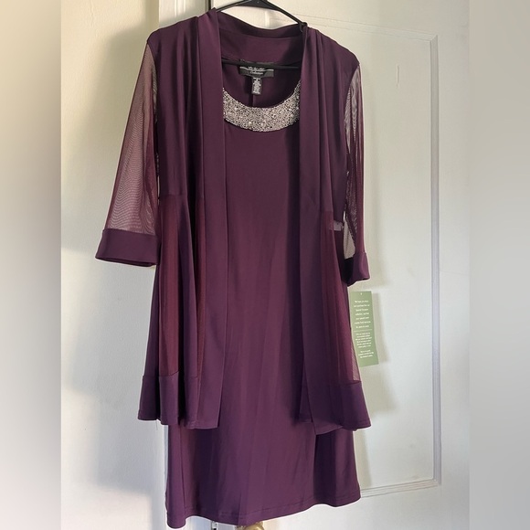 R & M Richards NWT 2PC Plum Party Sheath Dress with Sheer Jacket, Size 4 - Picture 3 of 17